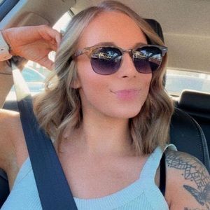 Meet your Posher, Kendra